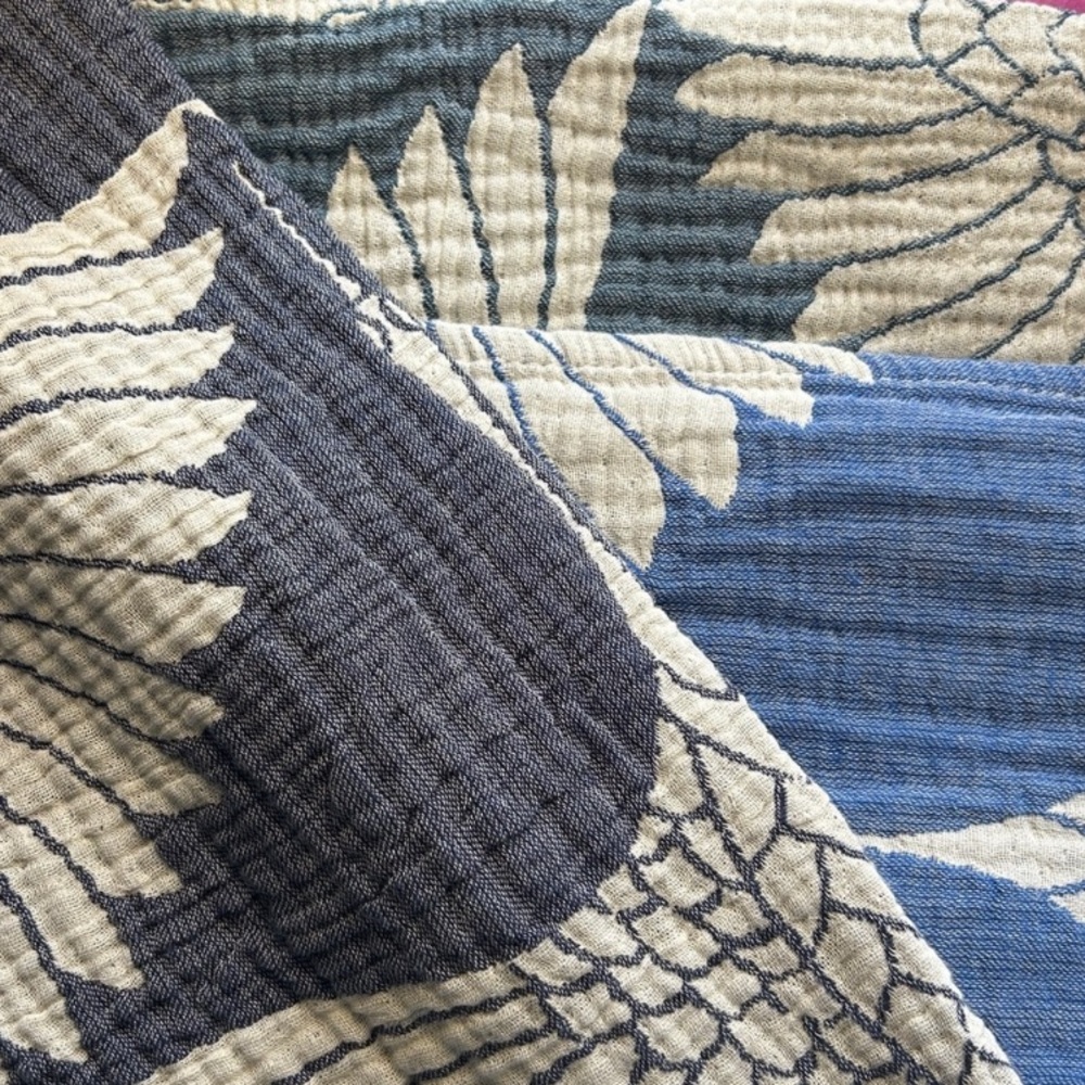 Modern Birds in Flight Crane Tan Cream Woven Organic Cotton Throw Size 55 x 75 - Picture 8 of 14